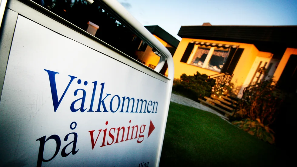 Köparna är möjligen mer på hugget än säljarna just nu, menar mäklaren Marie Nilsson.