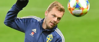 Seb Larssons fina gest – delar ut mat till sjukhuset