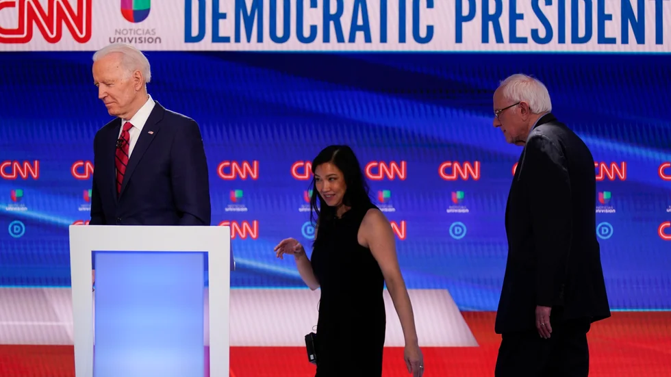 Vem av Joe Biden och Bernie Sanders som får utmana Donald Trump kommer att avgöras en månad senare än planerat, med anledning av virussituationen. Arkivbild.