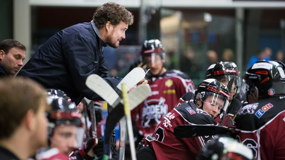 Bodentränaren Robert "Nobbe" Nordberg rasar mot Hockeyettans beslut.