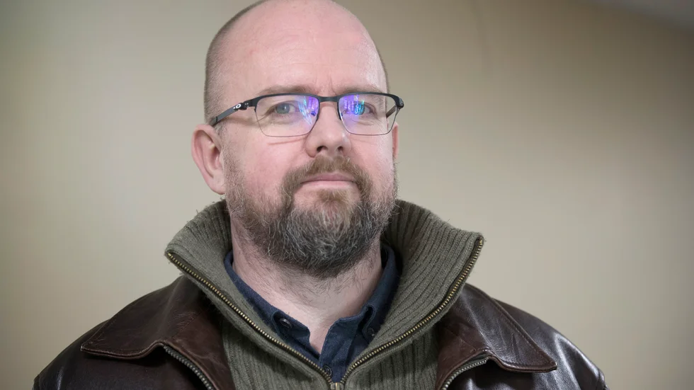 Andreas Engström, fastighetschef på Pitebo, tror inte att bostadsbolaget i dagsläget går miste om några hyresgäster för att det saknas laddplatser för elbilar. (Arkivbild)