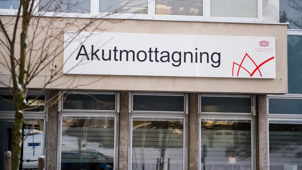 Insändarskribenten menar att när politikerna drev igenom nolltaxa på vårdcentralerna, var huvudargumentet att avlasta akutavdelningen. 