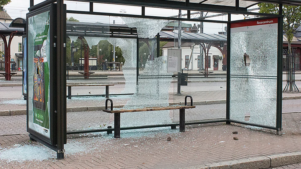 Glaskurer vandaliserades vid stationen i Läggesta (bilden har inget med artikelns innehåll att göra).