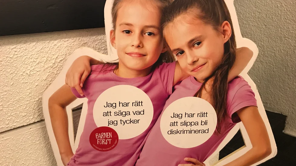 Små barn – stora rättigheter. Barn ska känna delaktighet i sina kontakter med barnhälsovården, och ges en jämlik och rättvis vård,  enligt Barnkonventionen. Hur har detta påverkats av pågående pandemin? Det ska Region Sörmland ta reda på.