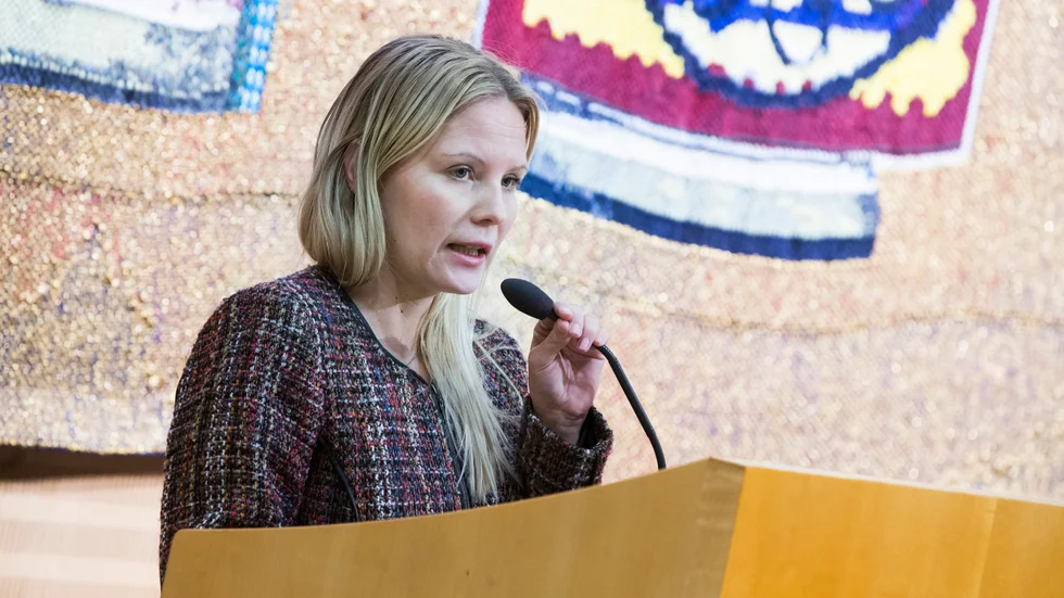 Marianne Sandström (SD) riktar kritik mot kommunens agerande. "Det är uppseendeväckande att man väljer att gynna en privat näringsidkare på det här sättet. Det anser jag vara emot likabehandlingsprincipen", säger hon