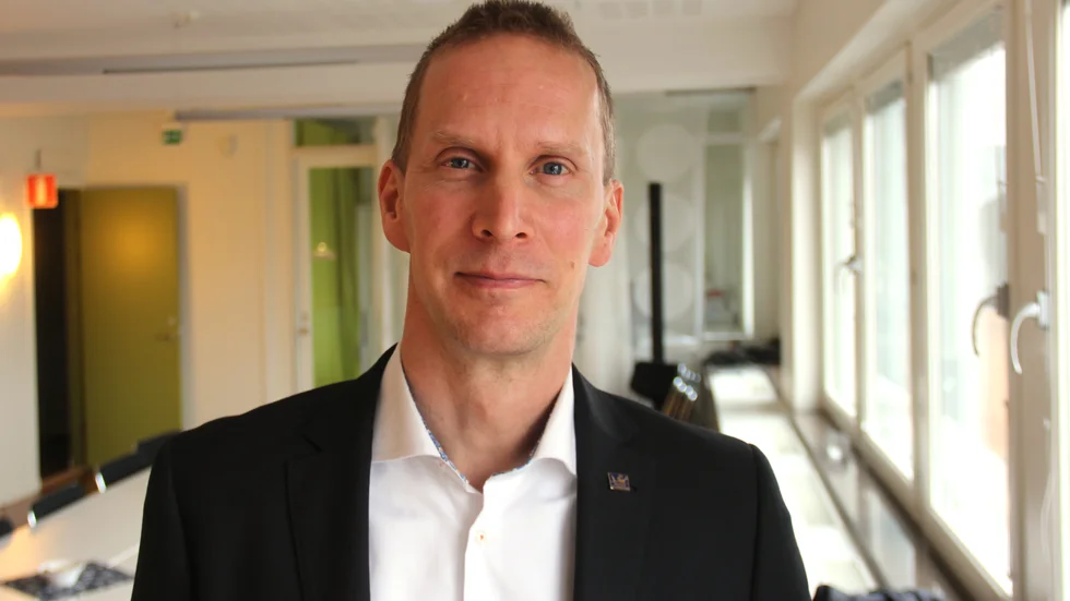 "Om inte nuvarande spår rustas i samband med fyrspårsutbyggnaden så finns risk att stora delar av den regionala arbetsmarknaden sätts ur funktion", anser Tomas Stavbom, regionchef på Handelskammaren.
