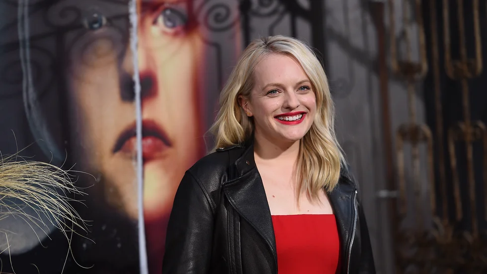 Elisabeth Moss på premiären av The Handmaid's Tale i Los Angeles. Skräckvälden finns dessvärre även i verkligheten.