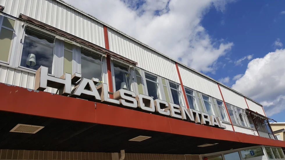 Nu ska vård- och omsorgspersonal testas för covid-19. Länets hälsocentraler ska ta emot.