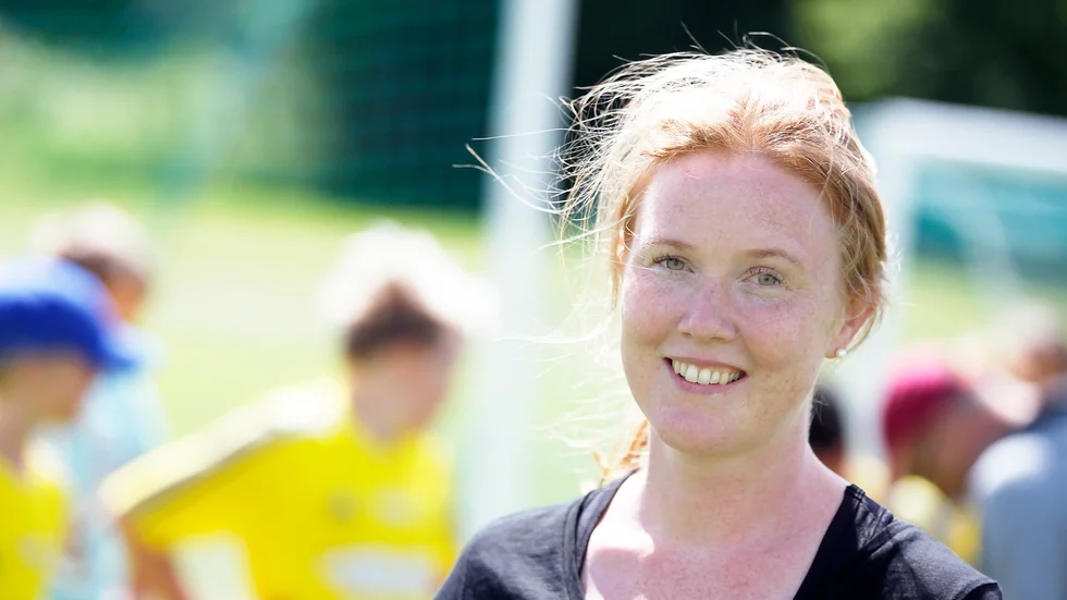 Åkers IF tvingas ställa in landslagets fotbollsskola, men ordföranden Anna-Karin Wilmi Eklund tycker annars inte att det går någon större nöd på föreningen i dessa coronatider.