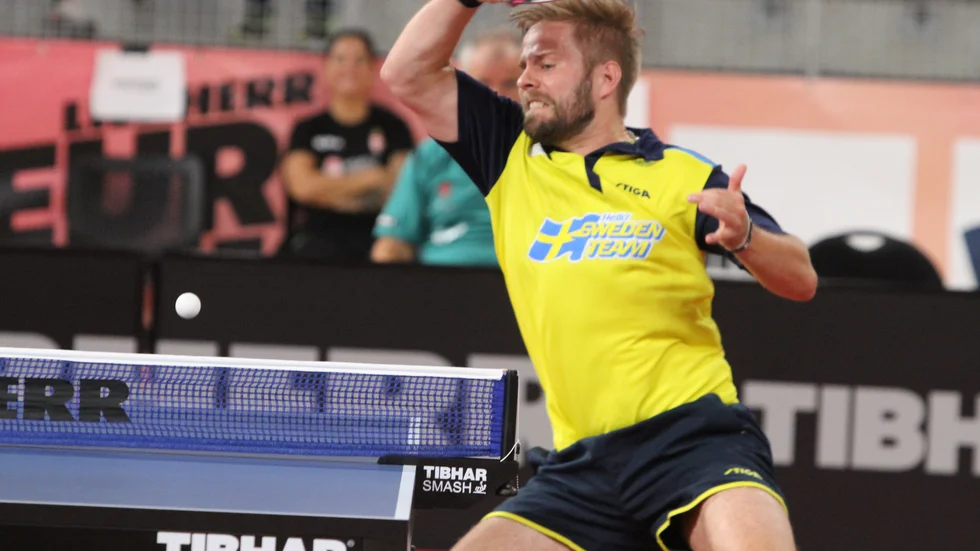 Jon Persson vann sin match med 3–1 i set och satte tonen för Sverige. 