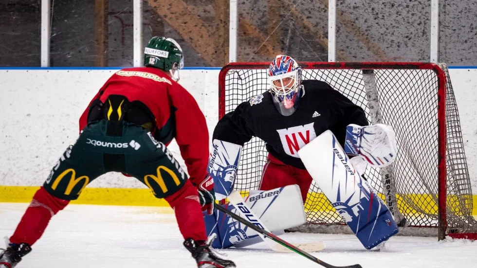 New York Rangersmålvakten Henrik Lundqvist tränar med Frölunda i Göteborg.