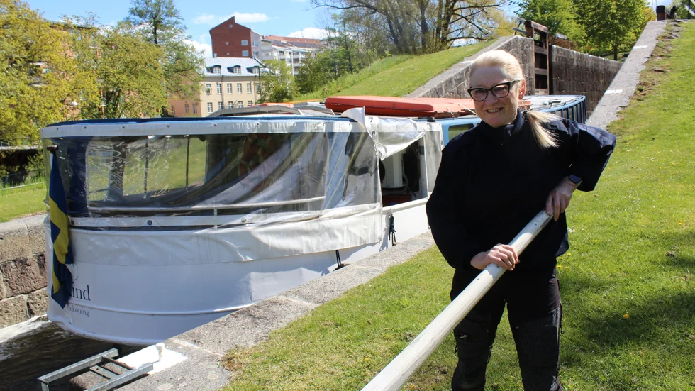 Ovisst läge. De flesta förhandsbokningarna försvann men Rederi AB Kinds vd och ägare Marianne Trygg har ändå inte gett upp hoppet om säsongen 2020 på Kinda kanal.