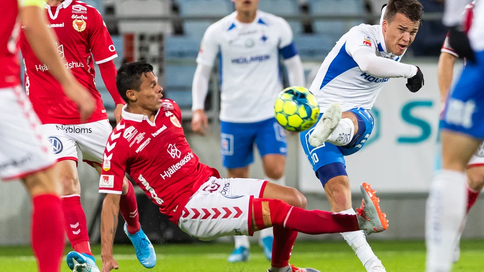 Simon Skrabb hann med 71 matcher och 12 mål på sina tre säsonger i IFK.