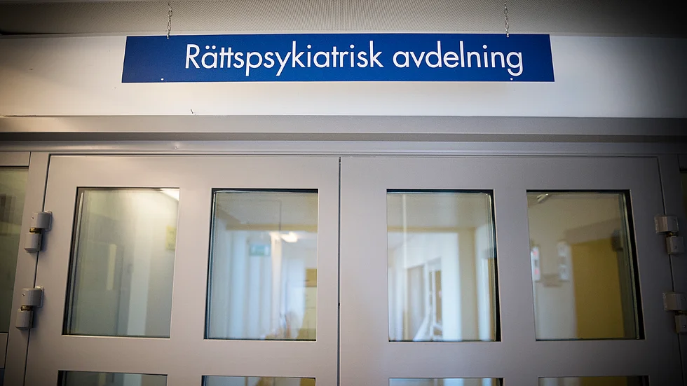En mindre läkarundersökning visar att 21-åringen misstänks lida av en allvarlig psykisk störning.