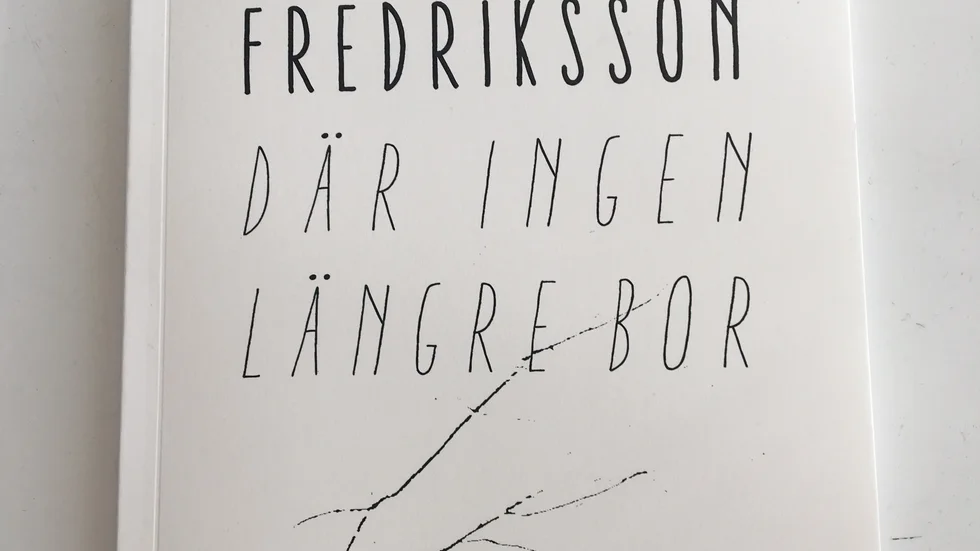 "Där ingen längre bor" består av 60 sidor poesi. 