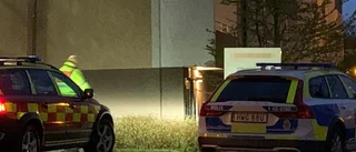 Brand vid spis kunde släckas snabbt