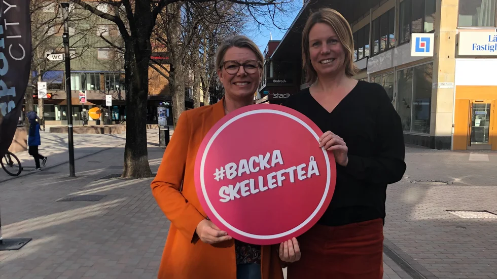 Visit Skellefteås Maria Rautio, till höger, har bland annat stöttat initiativet #backaskellefteå under året för att hjälpa den lokala handeln. 