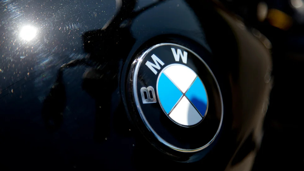 Tre inbrott mot BMW-bilar i Gnesta under den gångna helgen.