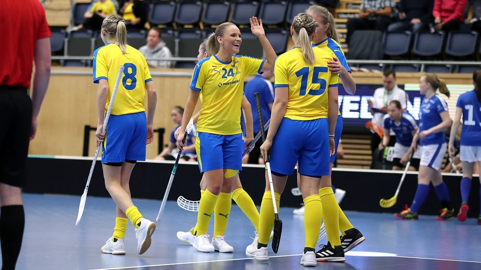 Ebba Bognesand (nr 24) väljer spel i Endre när hon till sommaren tar studenten från riksinnebandygymnasiet i Umeå.