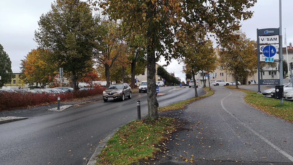 Siganturen "En missnöjd katrineholmare" tycker att det byggs för mycket i Katrineholm.