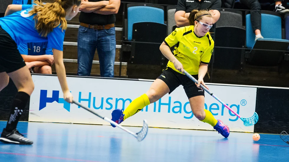 IFK Gnestas Alice Lott i Södermanlands distriktslags tröja.