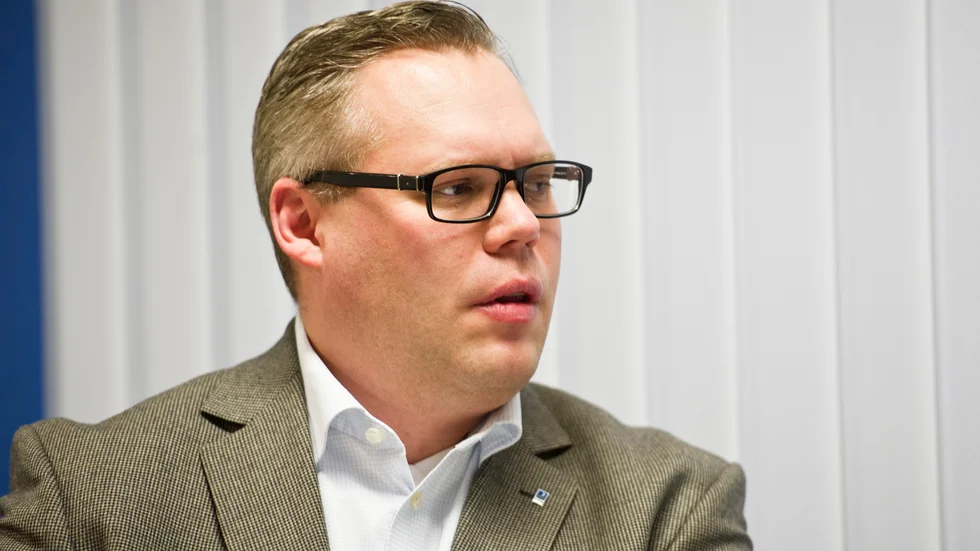 Daniel Portnoff, kommunstyrelsens ordförande, avböjer att kommentera händelsen. 