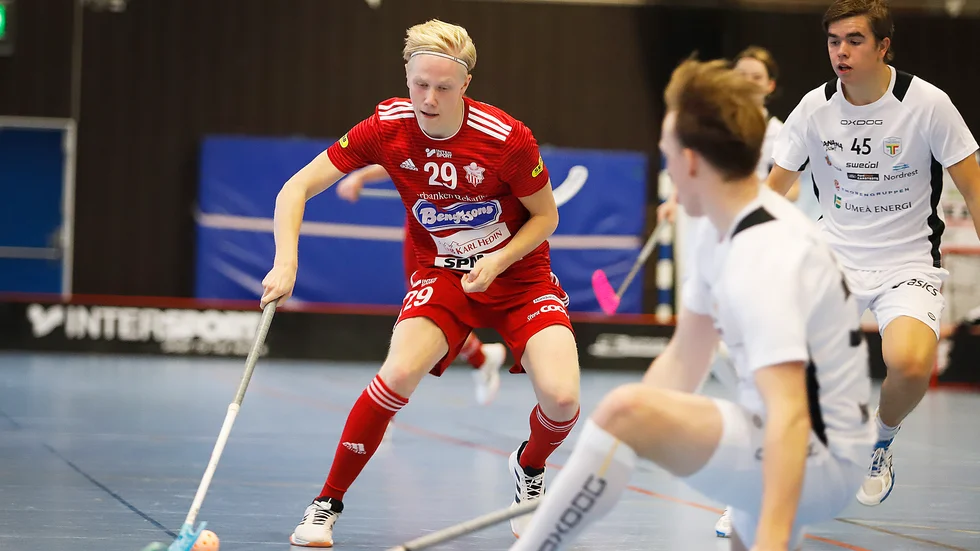 Pelle Hansson och hans Strängnäs IBK har fyra matcher i rad utan förlust och jagar nya poäng på söndag hemma mot Sätra.