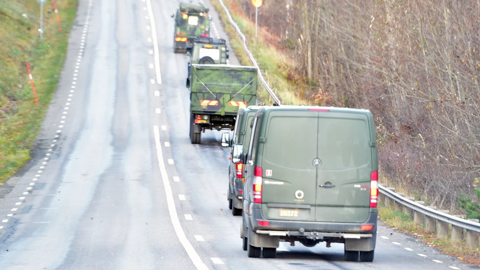 Livgrenadjärgruppen övar med Hemvärnet i veckan och kan synas i områden kring Mjölby, Ödeshög, Åtvidaberg och Linköping.