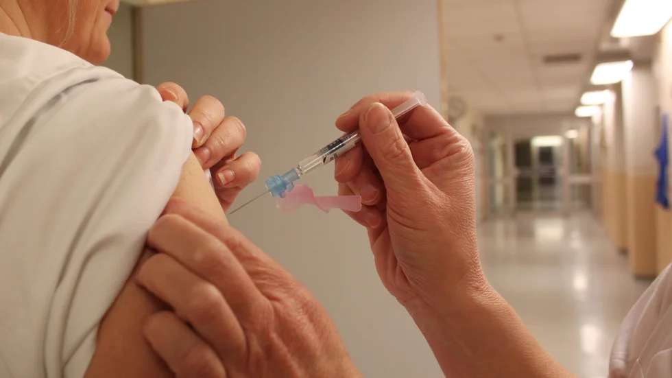 Under totalt fyra timmar på torsdagen kommer det gå att vaccinera sig mot covid-19 utan att behöva förboka. 