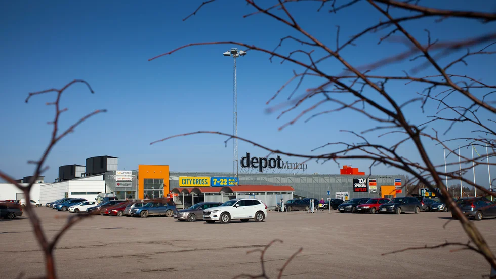 Snart kommer ett nytt rullband att vara i bruk inne på Depot i Mantorp. "Vi hoppas på vecka 17", säger centrumansvarige Thobias Lindqvist. 