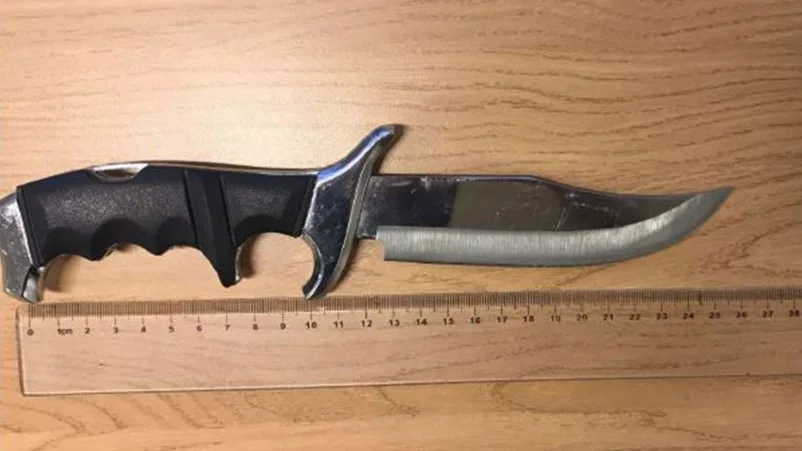 Mannen säger att han bar på kniv i Årby då det inte är ett bra område. 