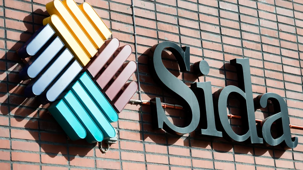 Sida håller med om att de kan bli bättre på att rikta biståndet direkt till personer med funktionsnedsättning och tydligare integrera och inkludera dem i utvecklingssamarbetet, och förklarar hur man jobbar med frågan.