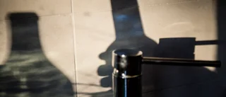 Tre anklagas för alkohollangning till ungdomar