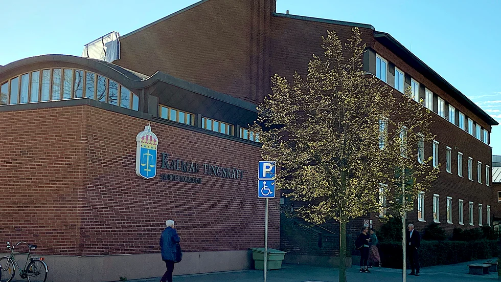 Under den andra dagen av rättegången mot mannen som är misstänkt för mord efter en skjutning på Skyttegatan i Västervik visades bland annat en rekonstruktion av händelsen.
