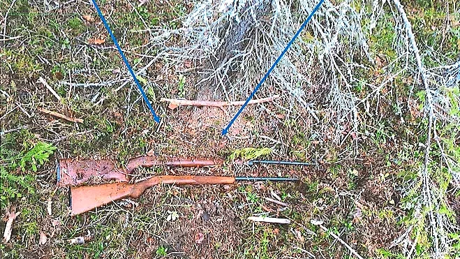 Polisens hemliga telefonavlyssning ledde fram till flera vapengömmor, bland annat i skogarna strax utanför Burträsk.