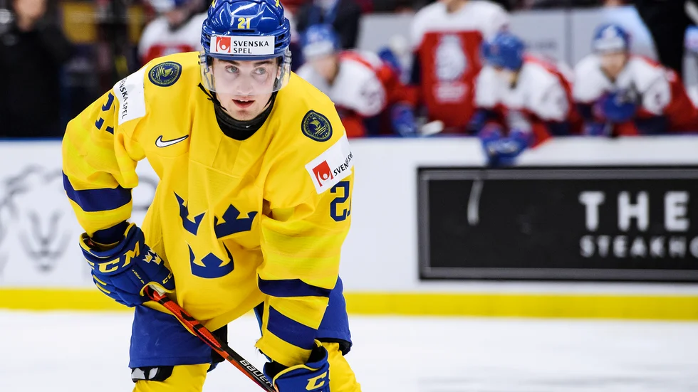 Nils Höglander får vara med och göra upp om bronspengen. 