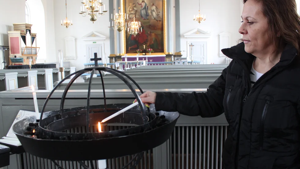 Från söndag blir det ställföreträdande gudstjänster i Vimmerby pastorat och Södra Vi-Djursdala församling. "Inget lätt beslut, men vi gör det av omtanke", säger Hélén Elfving, vikarierande kyrkoherde i Vimmerby.
