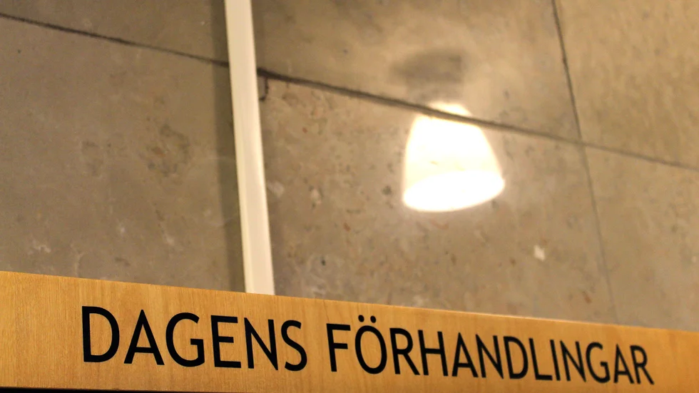 Mannen ska genomgå en så kallad liten sinnesundersökning efter misstänkt misshandel.