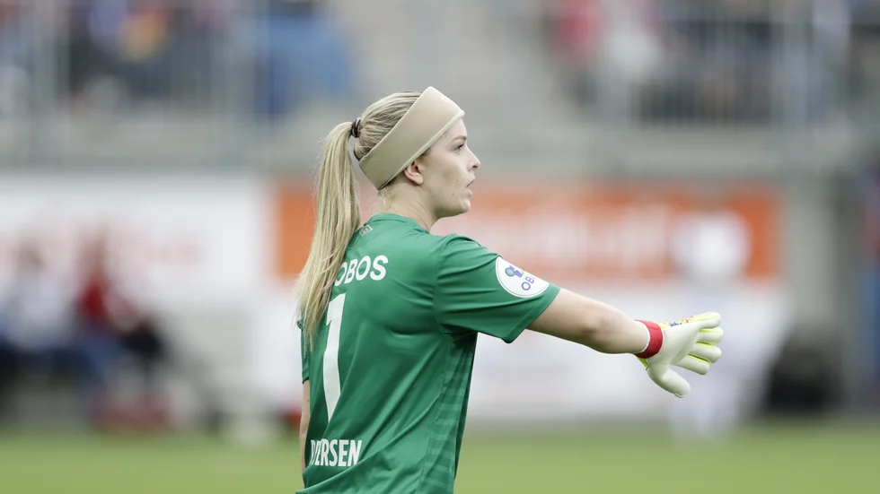 Guro Pettersen med sin specialdesignade hjälm. Arkivbild.