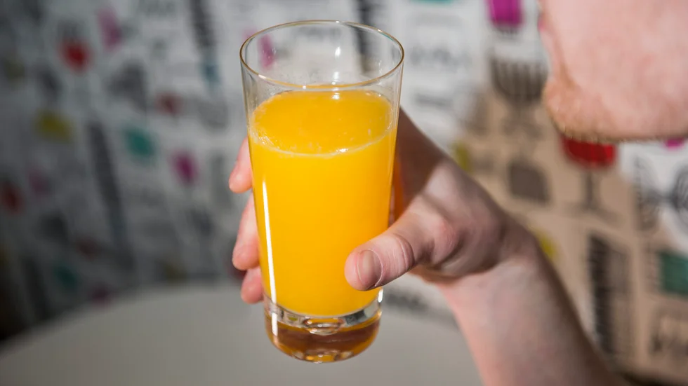 En man i Eskilstuna har dömts för ringa narkotikabrott. Han skyllde på att fästmön hade hällt knark i ett glas juice. (Arkivbild)