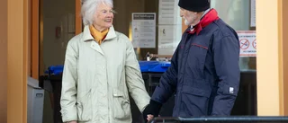 Tage, 87, blev frisk från corona och firade med rosévin