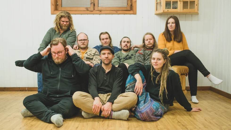 Höstorkestern. Uppe från vänster: Anton Teljebäck, Viktor Krutrök, Marcus Cederlöf, Anton Sundell, Johan Kalla och Elin Tannerdal. Nere från vänster: Jonas Pietikäinen, Jonas Nordqvist och Linnea Enberg.
