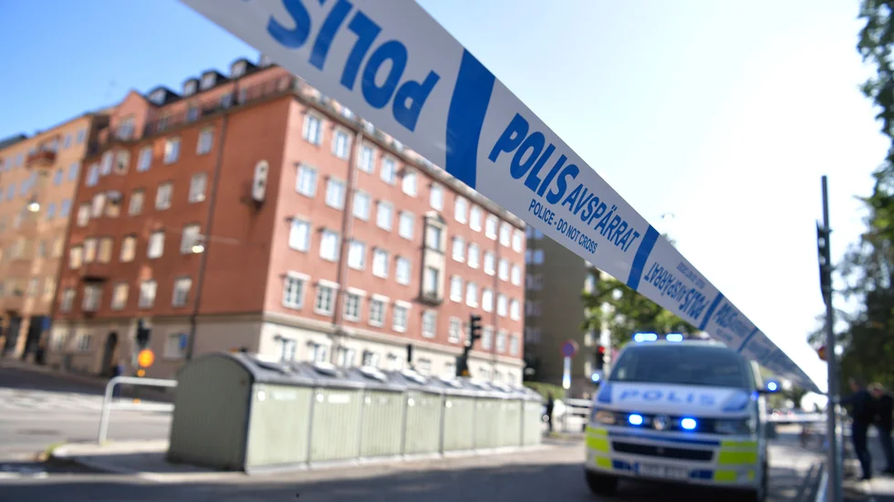 Polisavspärrningar på Norr Mälarstrand på Kungsholmen i Stockholm, i samband med mordförsöket på advokaten 2019. Arkivbild.