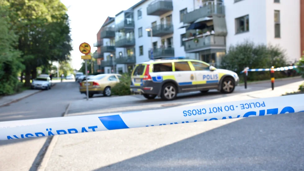 En 18-årig kvinna sköts ihjäl i Vällingby i slutet av augusti förra året. Nu inleds rättegången mot två män som åtalas för dådet. Arkivbild.