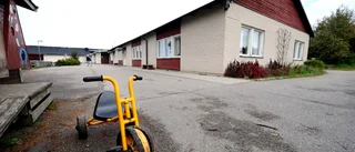 Avloppslukt på förskolan irriterar föräldrar: "Sätter sig i barnens kläder"