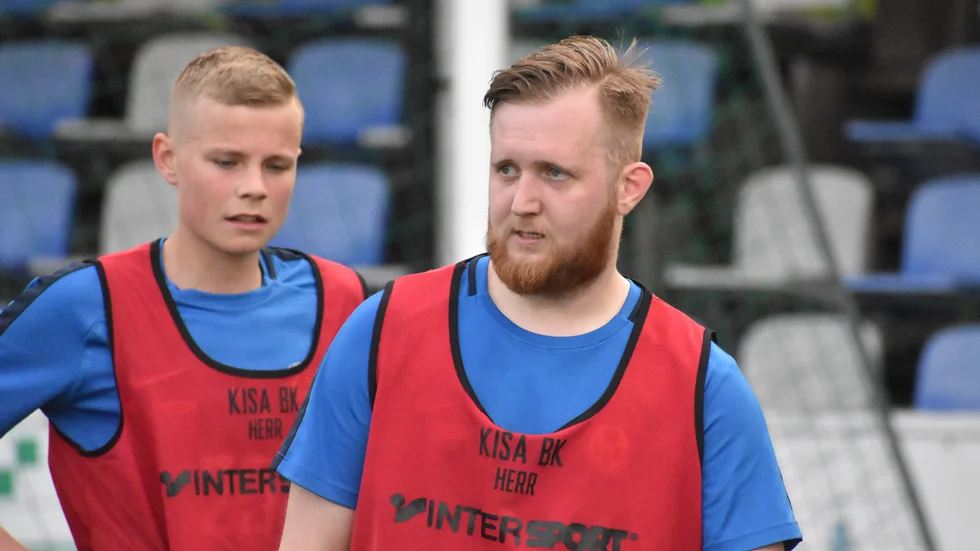 Dennis Isaksson är tillbaka på fotbollsplanen efter sina skadebekymmer. Han var duktig mot Rimforsa.