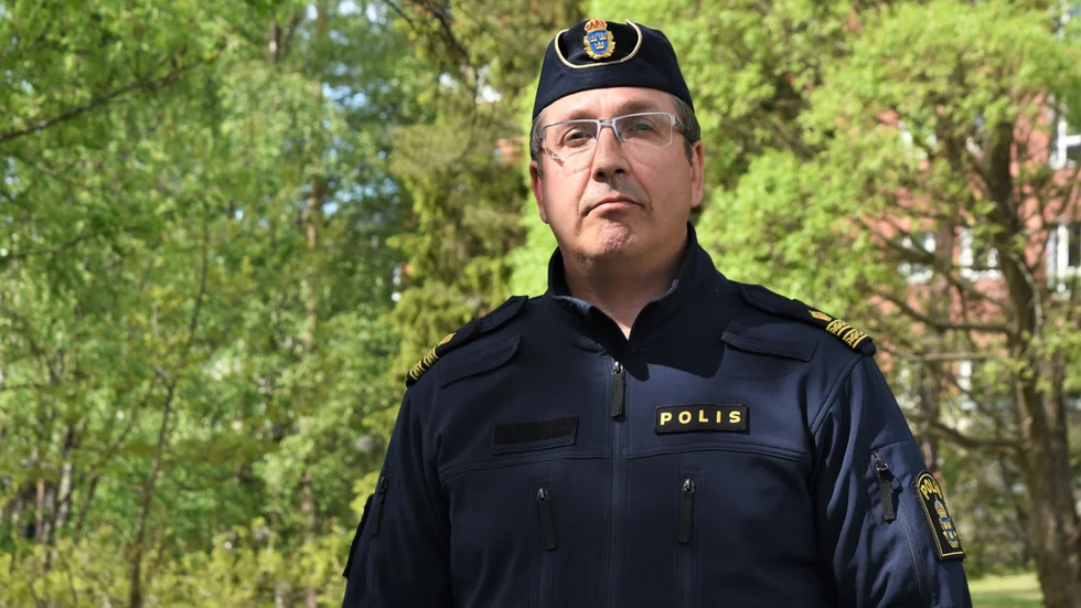 "När det sprider sig till sociala medier har man inte kontroll på vilka som kommer utan det blir vänners vänners vänner som dyker upp. Då blir det snabbt väldigt många", säger polis Patrik Hellberg.