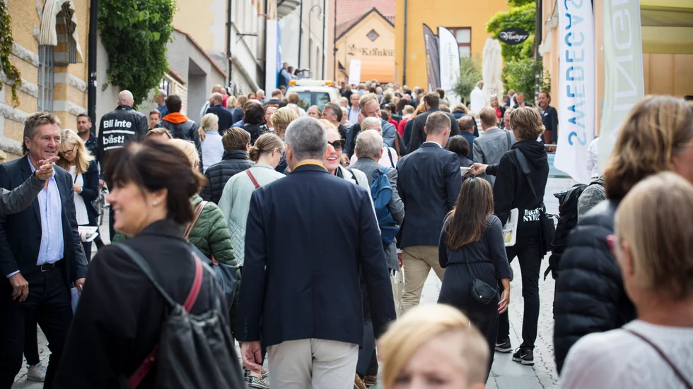 Söndag den 3 juli fylls Almedalen i Visby med politiker, företag, organisationer och alla andra som vill delta under Almedalsveckan - som nu kortas till fem dagar. 