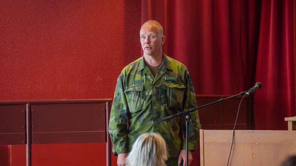 IT-säkerhetschef är en befattning som är svår att rekrytera. "Vi vet alla hur komplicerat IT kan vara", säger överstelöjtnant Mathias Holmqvist, bataljonschef vid Arméns jägarbataljon i Arvidsjaur.