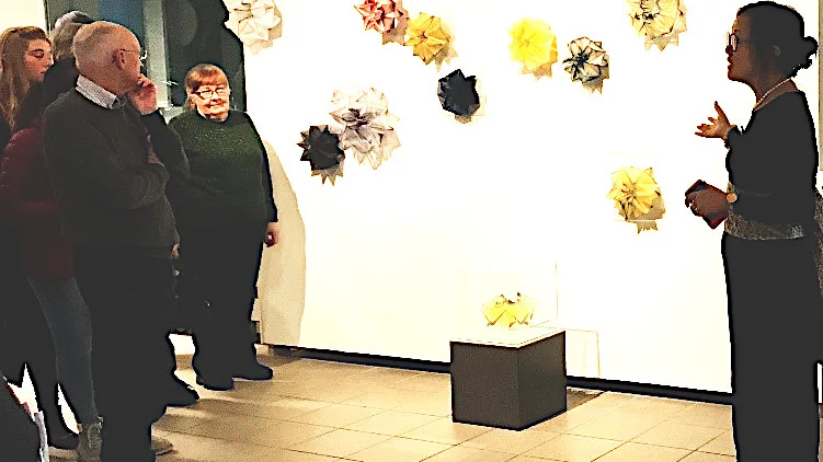Möte med Leung Wang, 2018 års kauppistipendiat, vernissage.